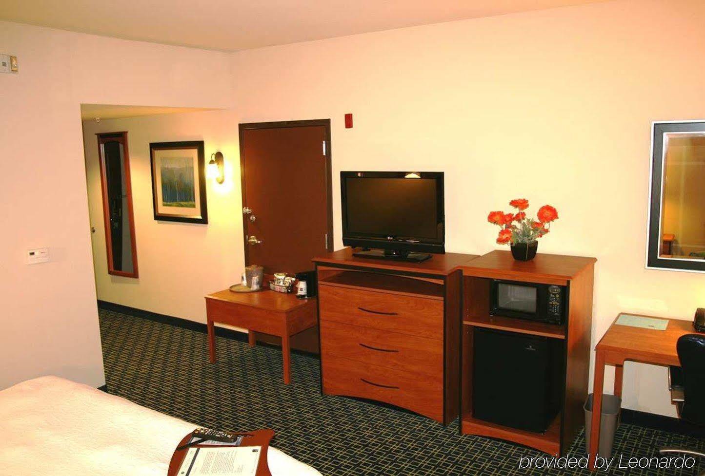 Hotel Hampton & 3*